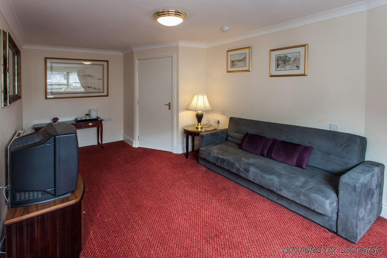 Отель Heathlands 3*